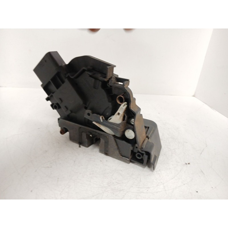 Recambio de cerradura puerta delantera derecha para ford focus ii (da_, hcp, dp) 1.6 referencia OEM IAM 3M5AR21813ET  