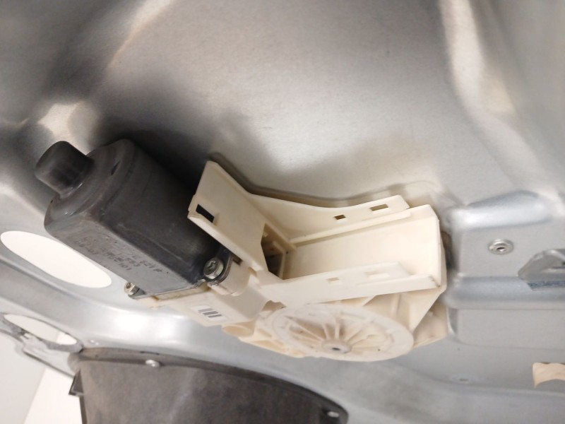 Recambio de elevalunas delantero derecho para ford focus ii (da_, hcp, dp) 1.6 referencia OEM IAM 984697203  