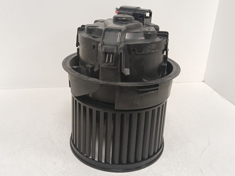 Recambio de motor calefaccion para peugeot 208 i (ca_, cc_) 1.2 vti 82 referencia OEM IAM T1013140A  