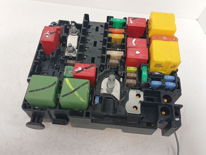 Recambio de caja reles / fusibles para peugeot 208 i (ca_, cc_) 1.2 vti 82 referencia OEM IAM 9804848480  