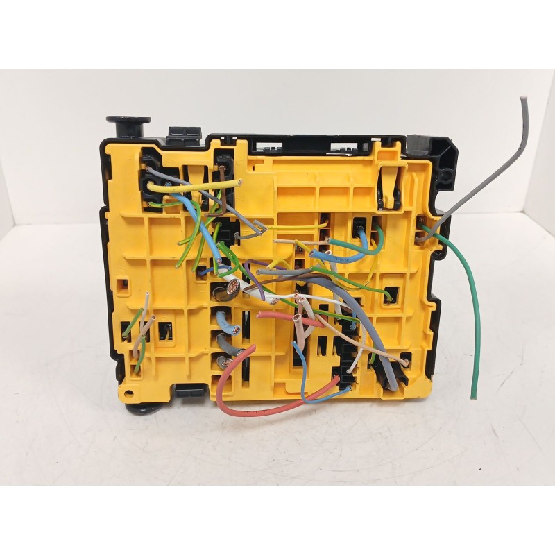 Recambio de caja reles / fusibles para peugeot 208 i (ca_, cc_) 1.2 vti 82 referencia OEM IAM 9804848480  