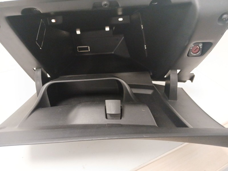 Recambio de guantera para peugeot 208 i (ca_, cc_) 1.2 vti 82 referencia OEM IAM   