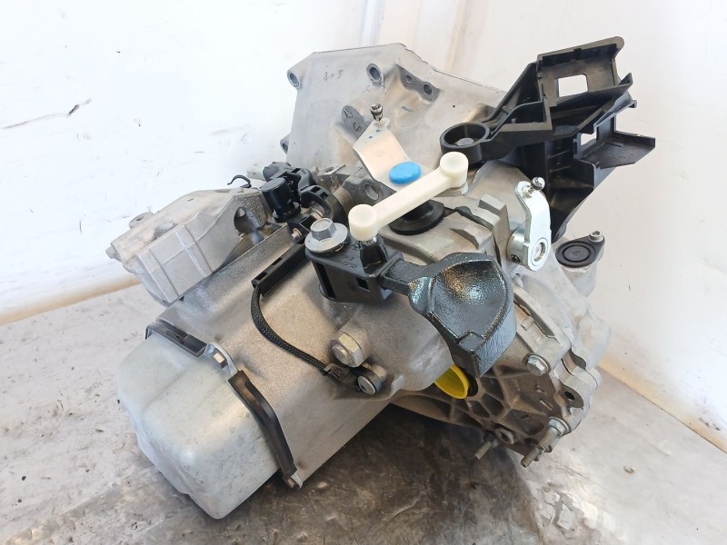 Recambio de caja cambios para peugeot 208 i (ca_, cc_) 1.2 vti 82 referencia OEM IAM 20A704  