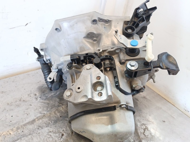 Recambio de caja cambios para peugeot 208 i (ca_, cc_) 1.2 vti 82 referencia OEM IAM 20A704  