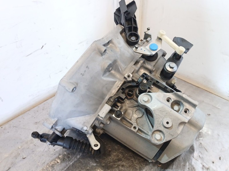 Recambio de caja cambios para peugeot 208 i (ca_, cc_) 1.2 vti 82 referencia OEM IAM 20A704  