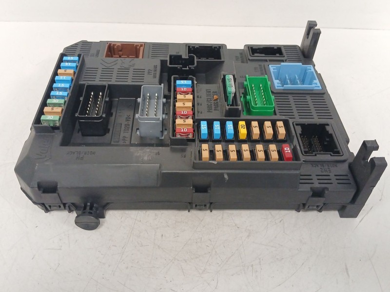 Recambio de caja reles / fusibles para peugeot 208 i (ca_, cc_) 1.2 vti 82 referencia OEM IAM 9819850080  BSIN03
