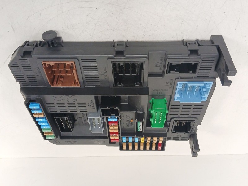 Recambio de caja reles / fusibles para peugeot 208 i (ca_, cc_) 1.2 vti 82 referencia OEM IAM 9819850080  BSIN03