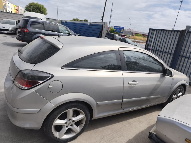 opel astra h gtc (a04) del año 2006 opel astra h gtc (a04) del año 2006