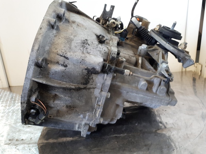 Recambio de caja cambios para renault megane ii berlina 5p confort authentique referencia OEM IAM ND0001  