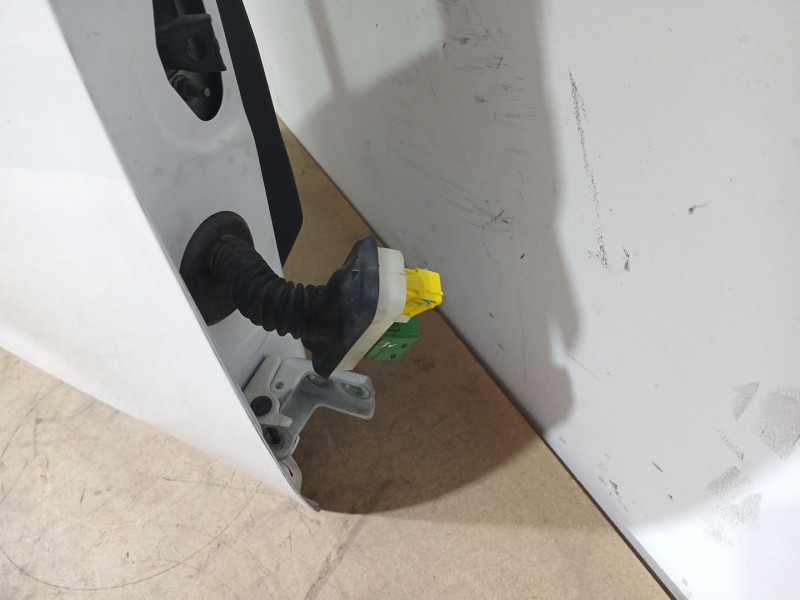 Recambio de puerta delantera derecha para peugeot 208 i (ca_, cc_) 1.2 vti 82 referencia OEM IAM   