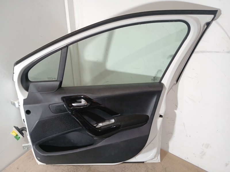 Recambio de puerta delantera derecha para peugeot 208 i (ca_, cc_) 1.2 vti 82 referencia OEM IAM   