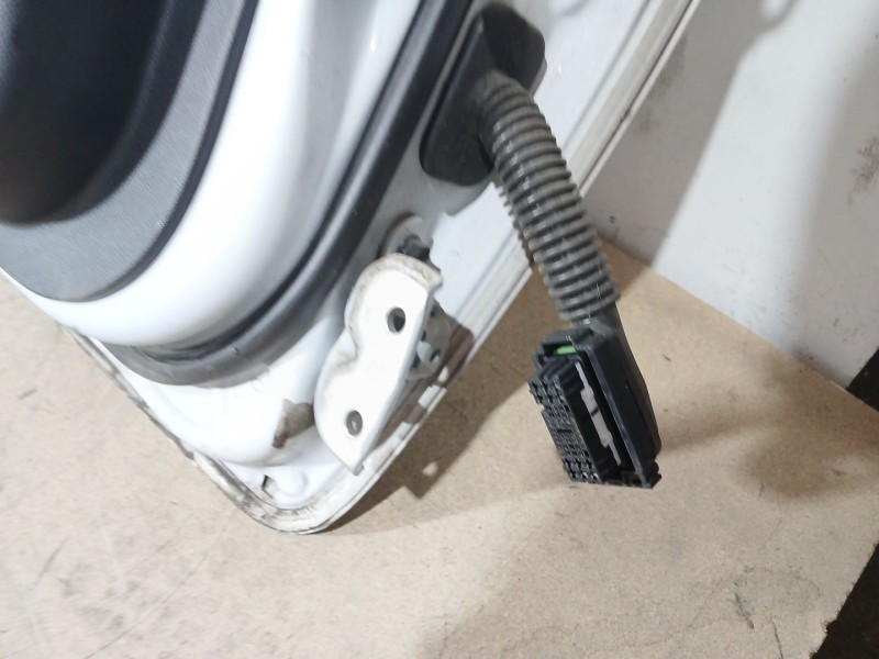 Recambio de puerta delantera izquierda para kia cee´d (jd) 1.6 crdi 110 referencia OEM IAM   