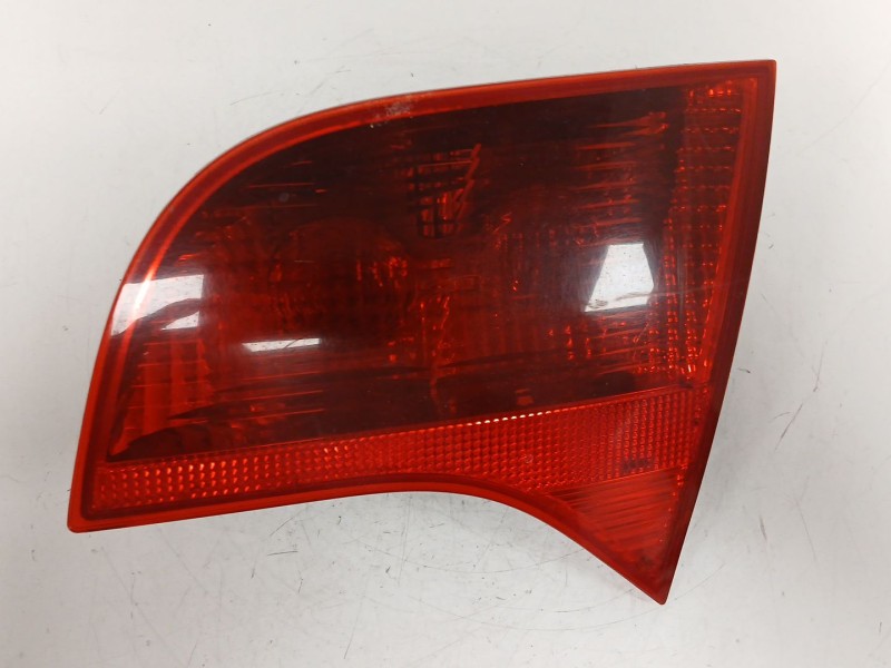 Recambio de piloto trasero derecho interior para audi a4 b7 avant (8ed) 2.0 tdi referencia OEM IAM 8E9945094  