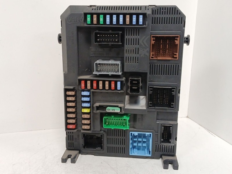 Recambio de caja reles / fusibles para peugeot 308 ii (lb_, lp_, lw_, lh_, l3_) 1.6 hdi / bluehdi 115 referencia OEM IAM 9807054