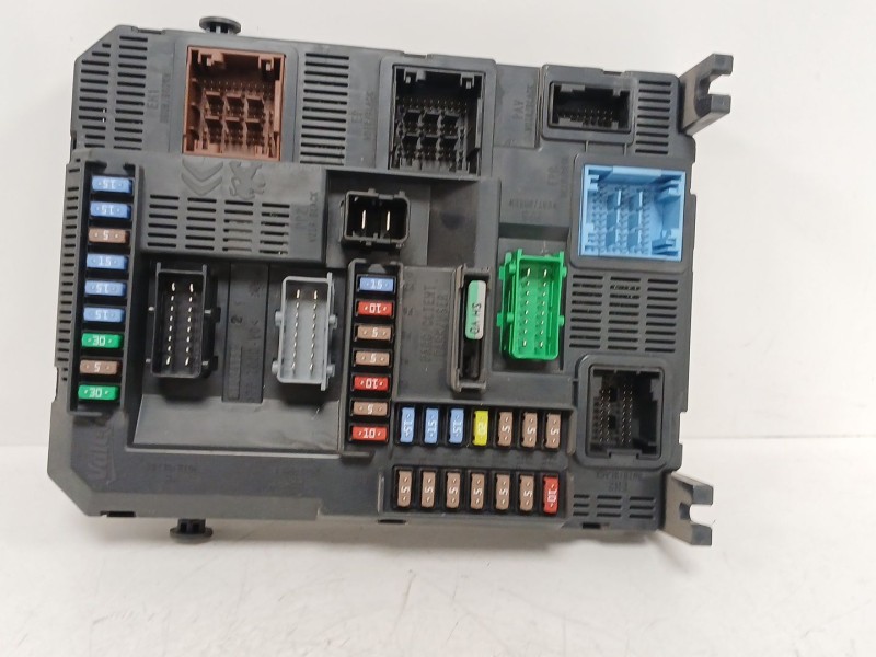 Recambio de caja reles / fusibles para peugeot 308 ii (lb_, lp_, lw_, lh_, l3_) 1.6 hdi / bluehdi 115 referencia OEM IAM 9807054