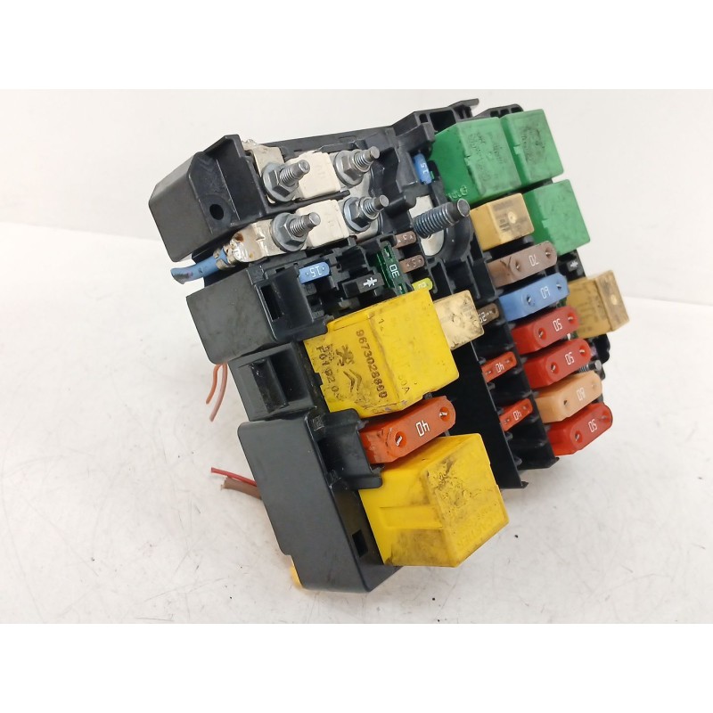 Recambio de caja reles / fusibles para peugeot 308 ii (lb_, lp_, lw_, lh_, l3_) 1.6 hdi / bluehdi 115 referencia OEM IAM 9804848