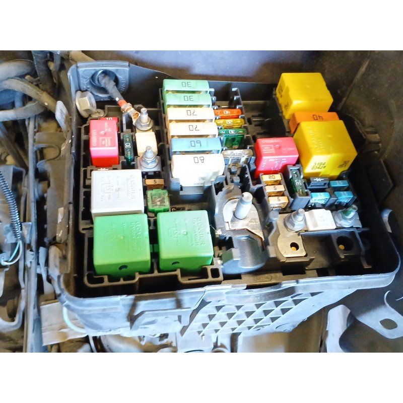 Recambio de caja reles / fusibles para citroën c4 cactus 1.6 bluehdi 100 referencia OEM IAM    Recambio de caja reles / fusibles para citroën c4 cactus 1.6 bluehdi 100 referencia OEM IAM