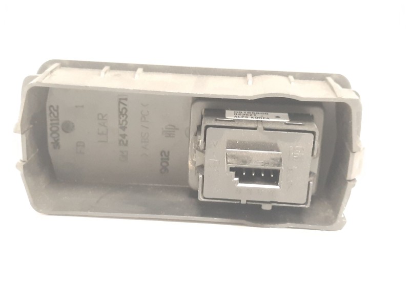 Recambio de mando elevalunas delantero derecho para opel signum 2.2 16v cat (z 22 yh / lch) referencia OEM IAM 687833988  