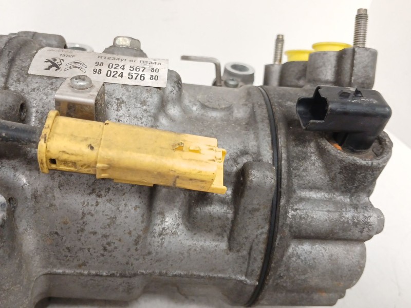 Recambio de compresor aire acondicionado para citroën c4 cactus 1.6 bluehdi 100 referencia OEM IAM 9802456780 04882611461 980245