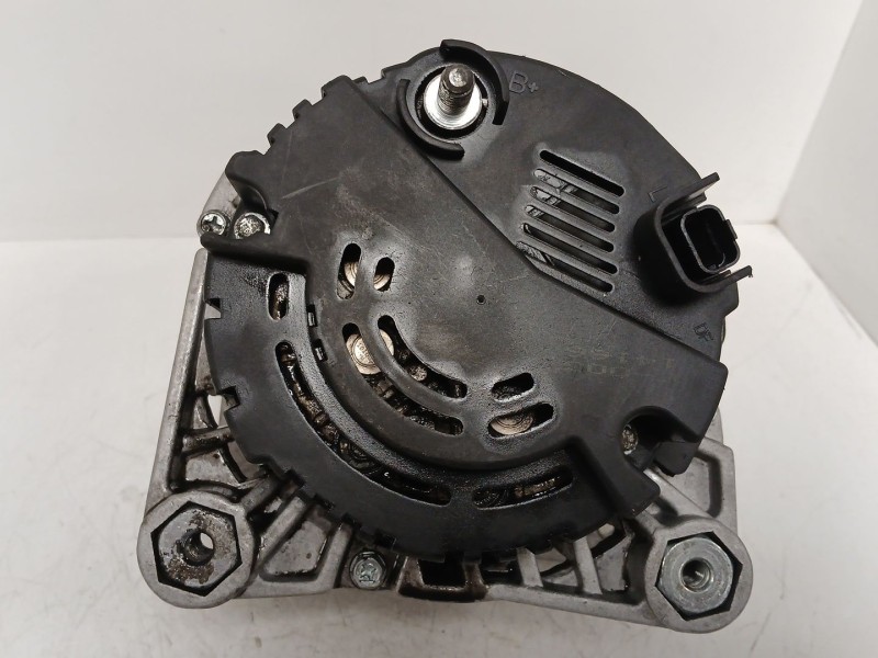 Recambio de alternador para opel vivaro a autobús (x83) 2.5 dti (f7, j7, a07) referencia OEM IAM   