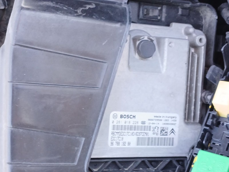 Recambio de centralita motor uce para peugeot 208 i (ca_, cc_) 1.6 hdi referencia OEM IAM 0281018228  