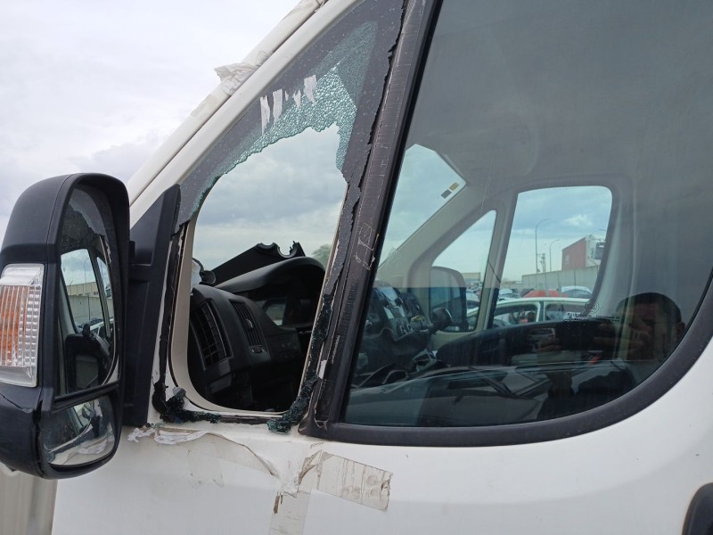 Recambio de puerta delantera izquierda para citroën jumper ii autobús 2.0 bluehdi 130 referencia OEM IAM   