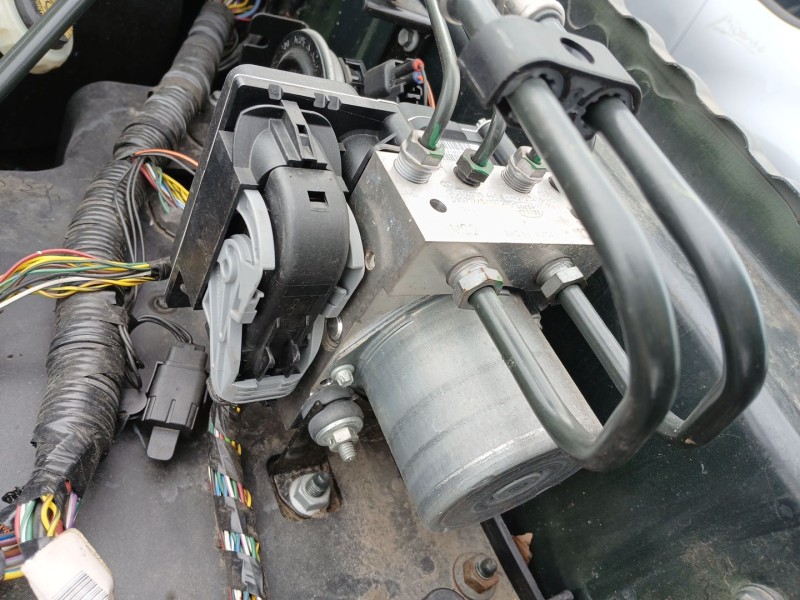 Recambio de abs para land rover discovery iv (l319) 3.0 td 4x4 referencia OEM IAM 0265235446  