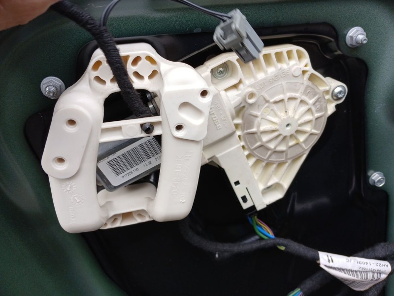 Recambio de elevalunas delantero izquierdo para land rover discovery iv (l319) 3.0 td 4x4 referencia OEM IAM   