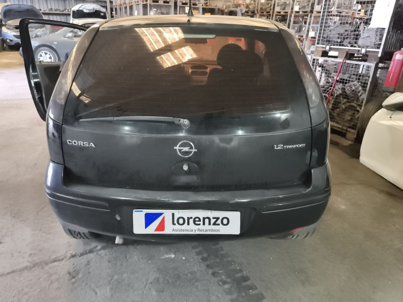 opel corsa c (x01) del año 2000