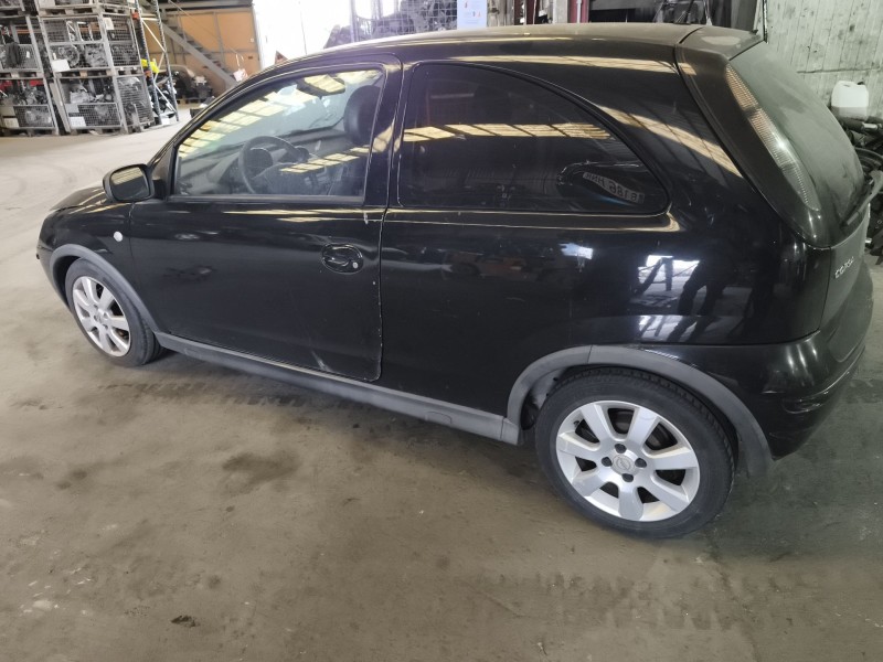 opel corsa c (x01) del año 2000