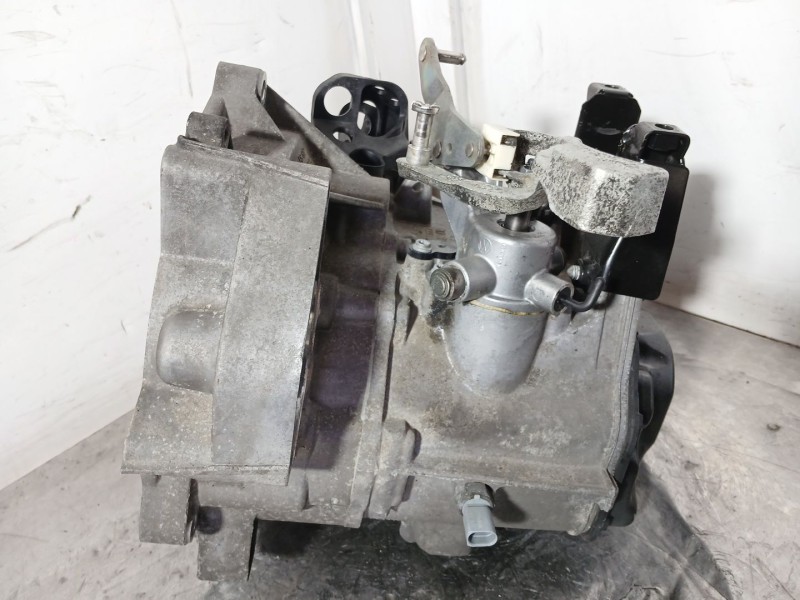 Recambio de caja cambios para volkswagen polo iv (9n_, 9a_) 1.6 16v referencia OEM IAM GX2 02T301103 