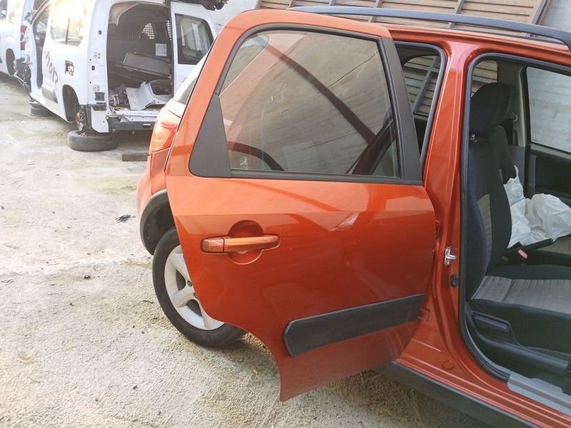 Recambio de puerta trasera derecha para suzuki sx4 (ey, gy) 1.9 ddis 4x4 (rw 419d) referencia OEM IAM   