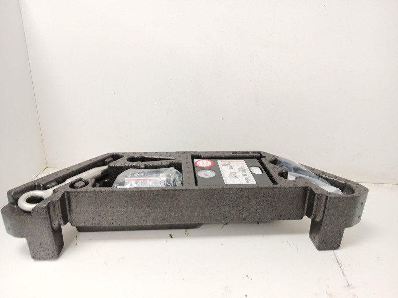 Recambio de herramientas para volvo xc40 (536) d4 awd referencia OEM IAM 8888948643  