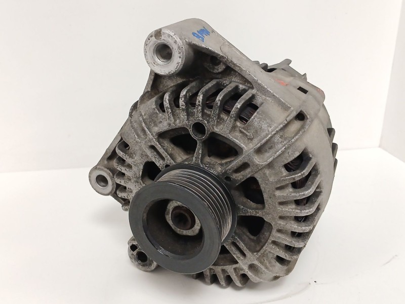 Recambio de alternador para bmw 3 coupé (e46) 320 cd referencia OEM IAM 7789980A101 TG15C012 