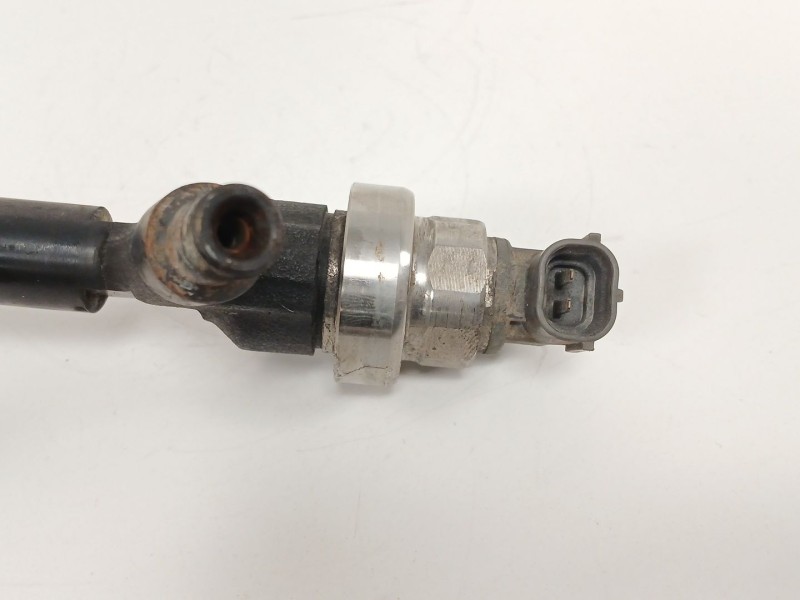 Recambio de inyector para opel astra j lim. 1.7 16v cdti referencia OEM IAM   