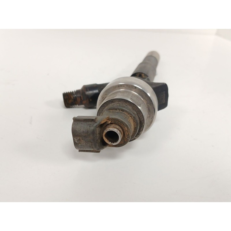 Recambio de inyector para opel astra j lim. 1.7 16v cdti referencia OEM IAM   