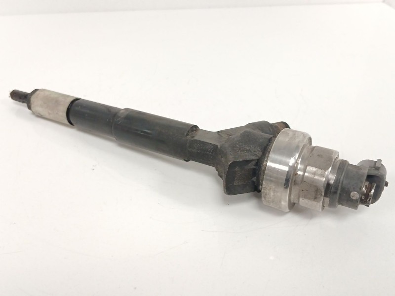 Recambio de inyector para opel astra j lim. 1.7 16v cdti referencia OEM IAM   