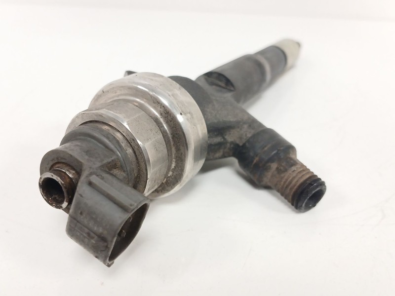 Recambio de inyector para opel astra j lim. 1.7 16v cdti referencia OEM IAM   