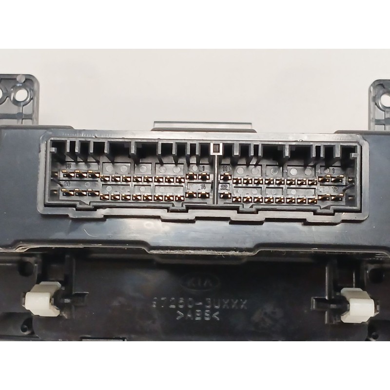 Recambio de mando climatizador para kia sportage iii (sl) 1.7 crdi referencia OEM IAM 972503U101 FJYDA0010 