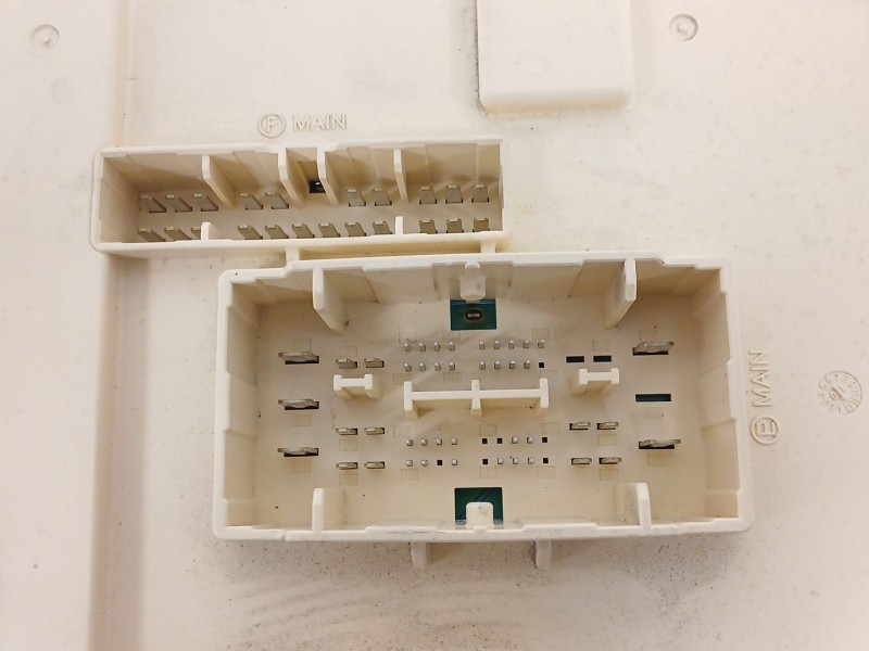 Recambio de caja reles / fusibles para kia sportage iii (sl) 1.7 crdi referencia OEM IAM 919503W0300  