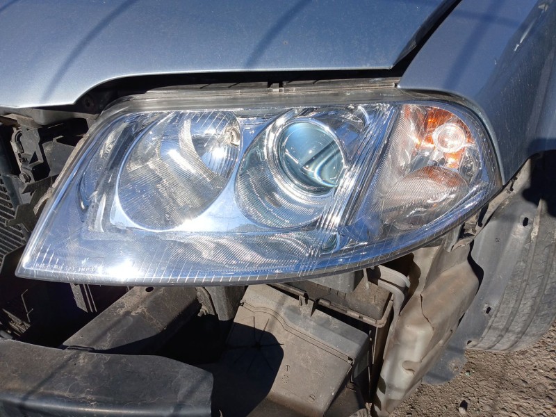 Recambio de faro izquierdo para volkswagen passat b5.5 (3b3) 1.9 tdi referencia OEM IAM   