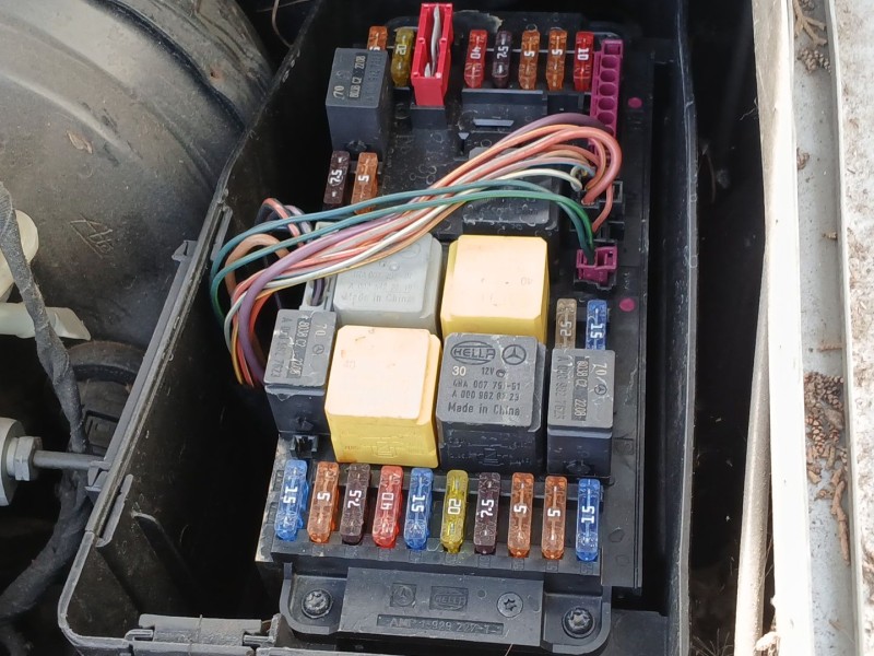 Recambio de caja reles / fusibles para mercedes-benz slk (r171) 200 kompressor (171.442) referencia OEM IAM   