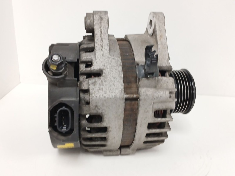 Recambio de alternador para kia sportage iii (sl) 1.7 crdi referencia OEM IAM 373002A850 2611067 