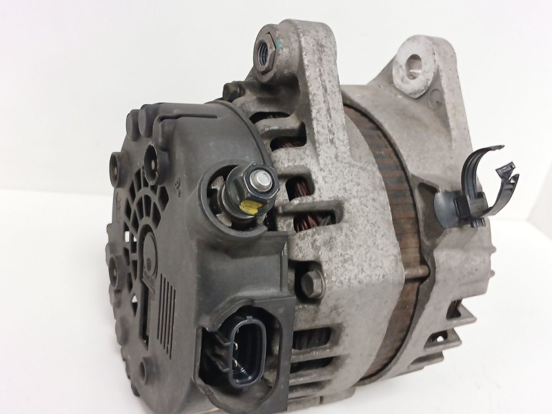 Recambio de alternador para kia sportage iii (sl) 1.7 crdi referencia OEM IAM 373002A850 2611067 
