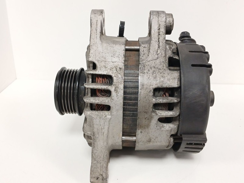 Recambio de alternador para kia sportage iii (sl) 1.7 crdi referencia OEM IAM 373002A850 2611067 