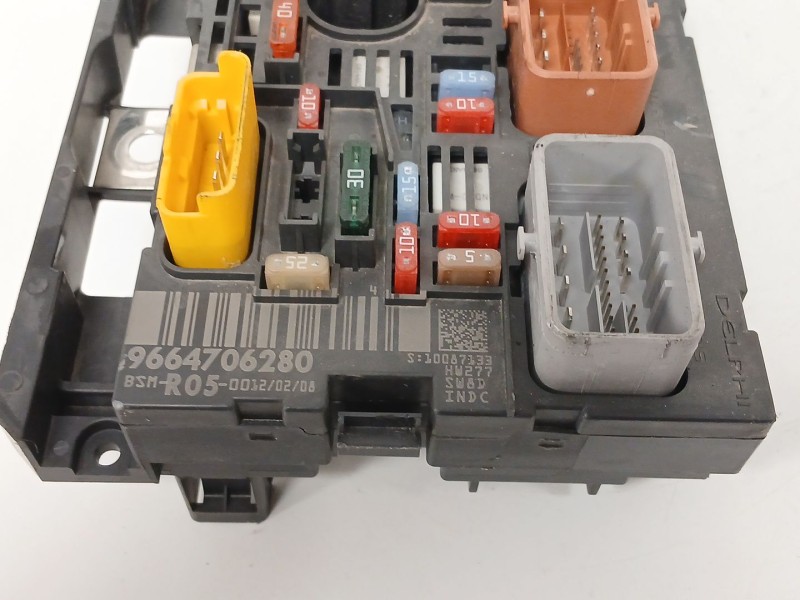 Recambio de caja reles / fusibles para peugeot 308 i (4a_, 4c_) 1.6 16v referencia OEM IAM 9664706280  