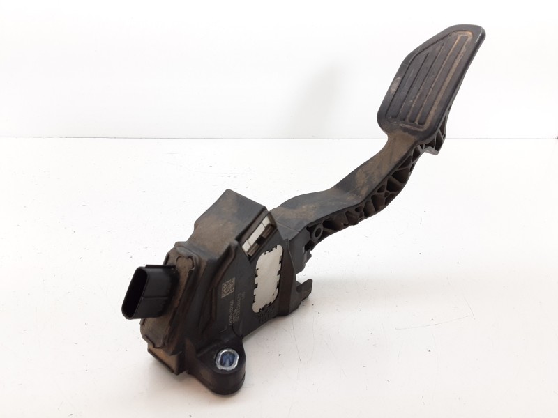 Recambio de pedal acelerador para toyota yaris active hybrid referencia OEM IAM 781100D160  