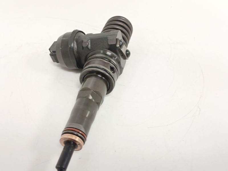 Recambio de inyector para skoda octavia ii (1z3) 1.9 tdi referencia OEM IAM   