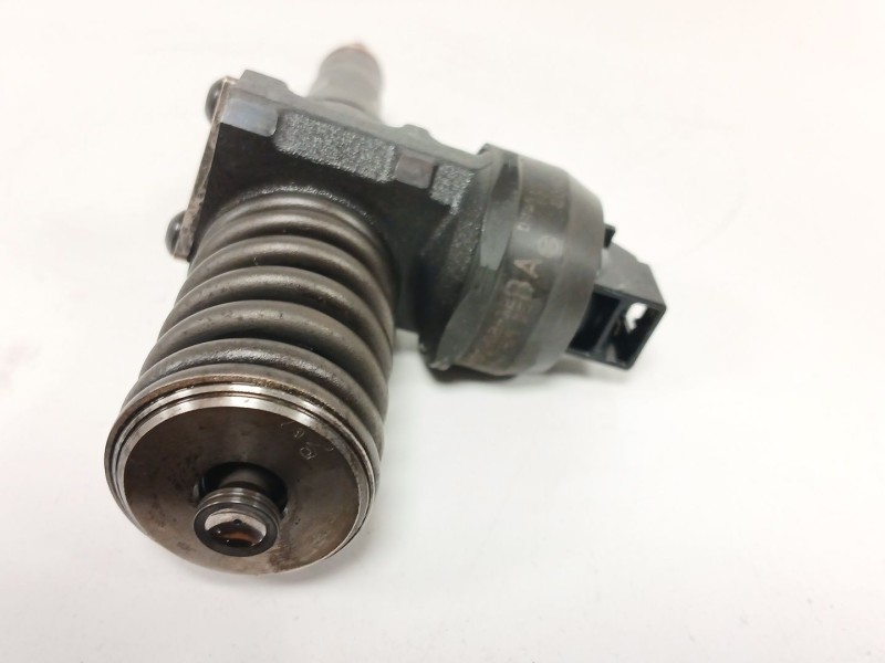 Recambio de inyector para skoda octavia ii (1z3) 1.9 tdi referencia OEM IAM   