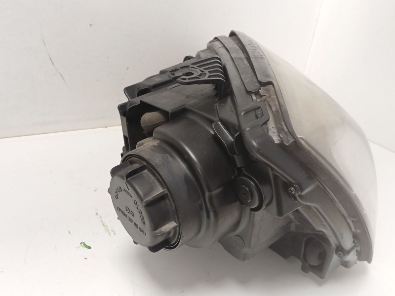 Recambio de faro derecho para kia sorento i (jc) 2.5 crdi referencia OEM IAM   